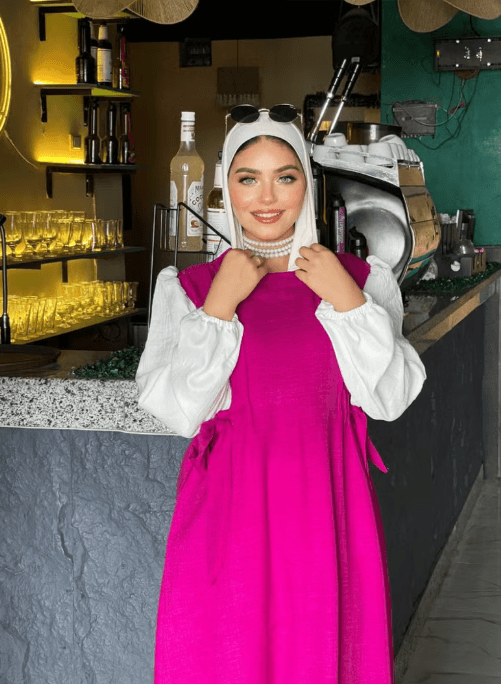 ‎Long white sleeve dress with belt on each side